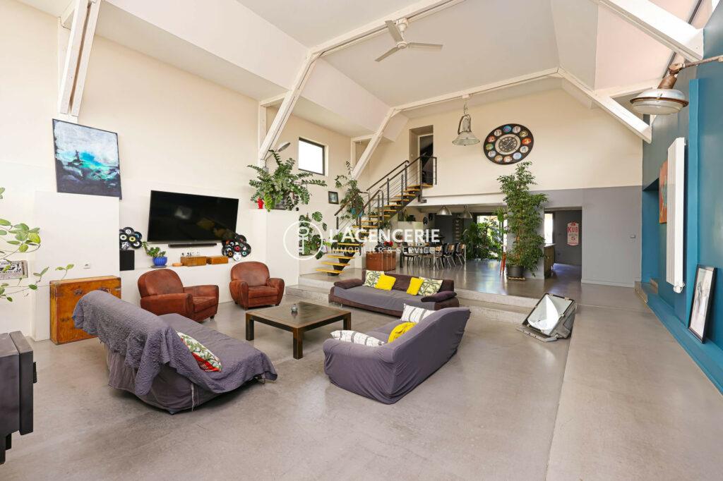 Loft d’Architecte avec Jardin et Piscine