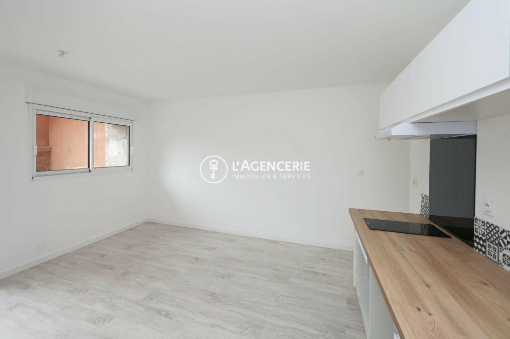 Appartement T2 entièrement rénové à neuf avec Terrasse / Arthes