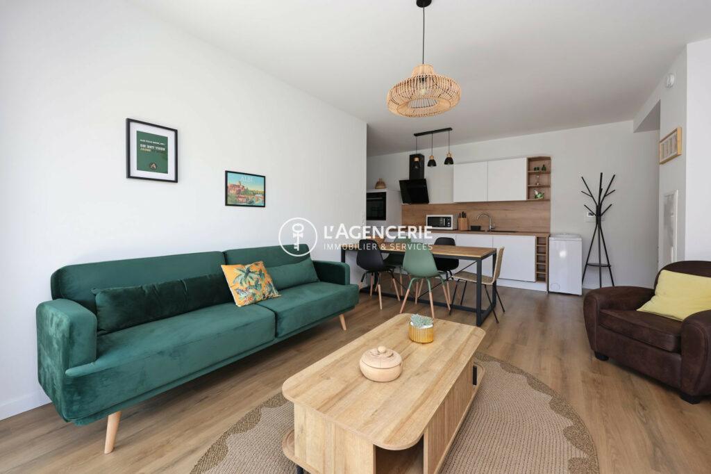 Appartement T3 meublé 66 m2 avec terrasse et parking