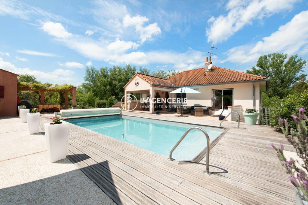 Maison 178m² avec vaste jardin arboré et piscine