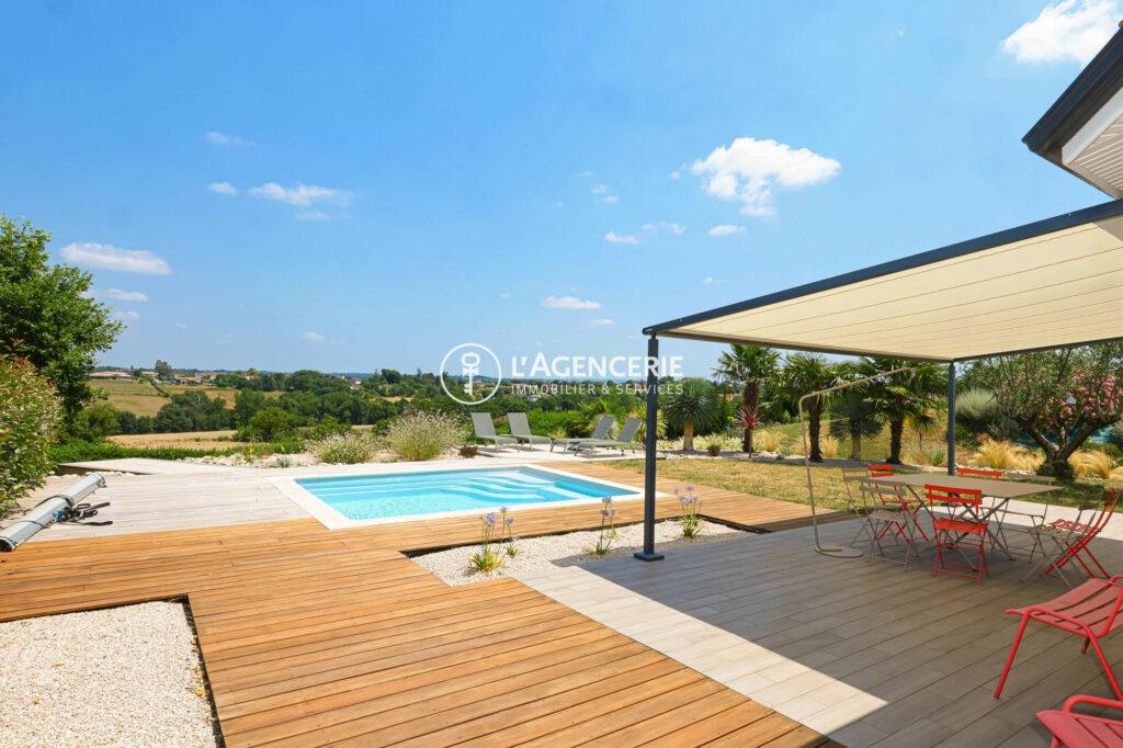 Villa de standing – Piscine et vue dégagée