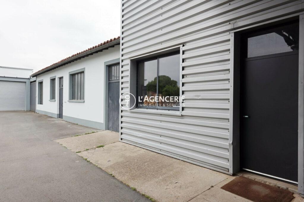 Local professionnel 260 m²