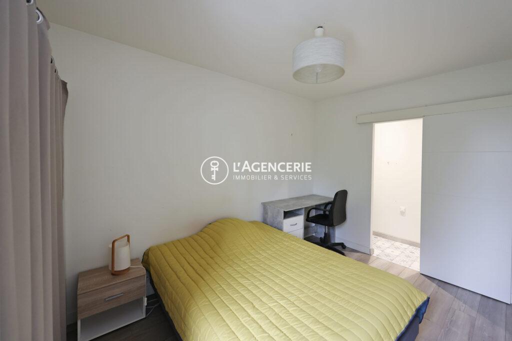 Chambre avec douche dans maison en colocation proche Faculté Champollion