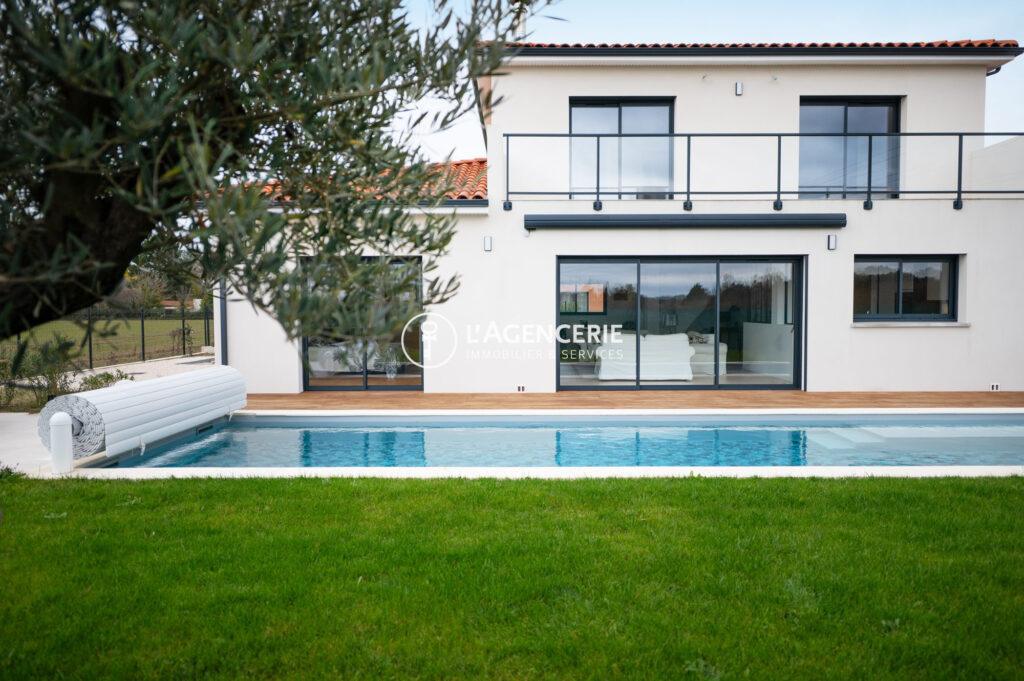 Proche du GOLF, villa contemporaine neuve