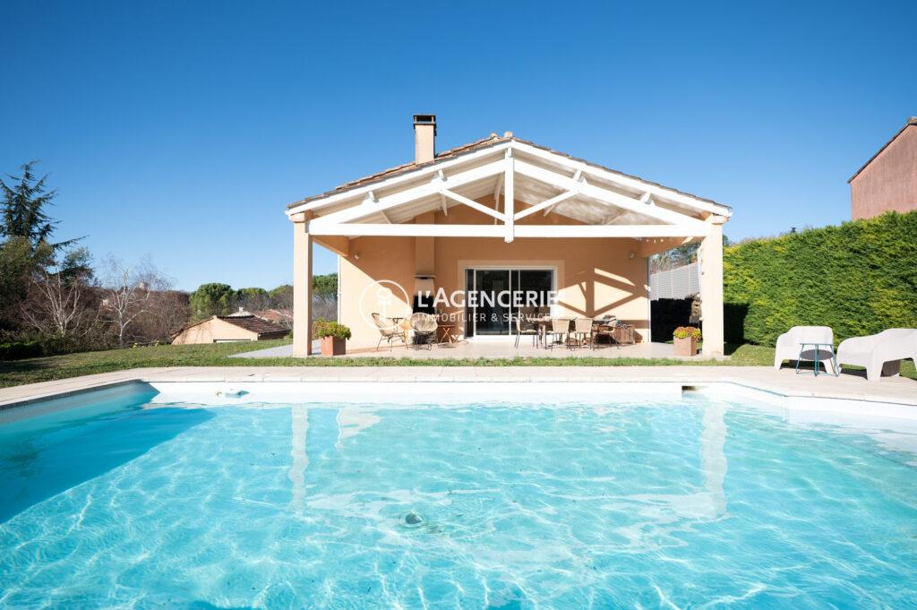 Maison familiale avec piscine et sous-sol complet