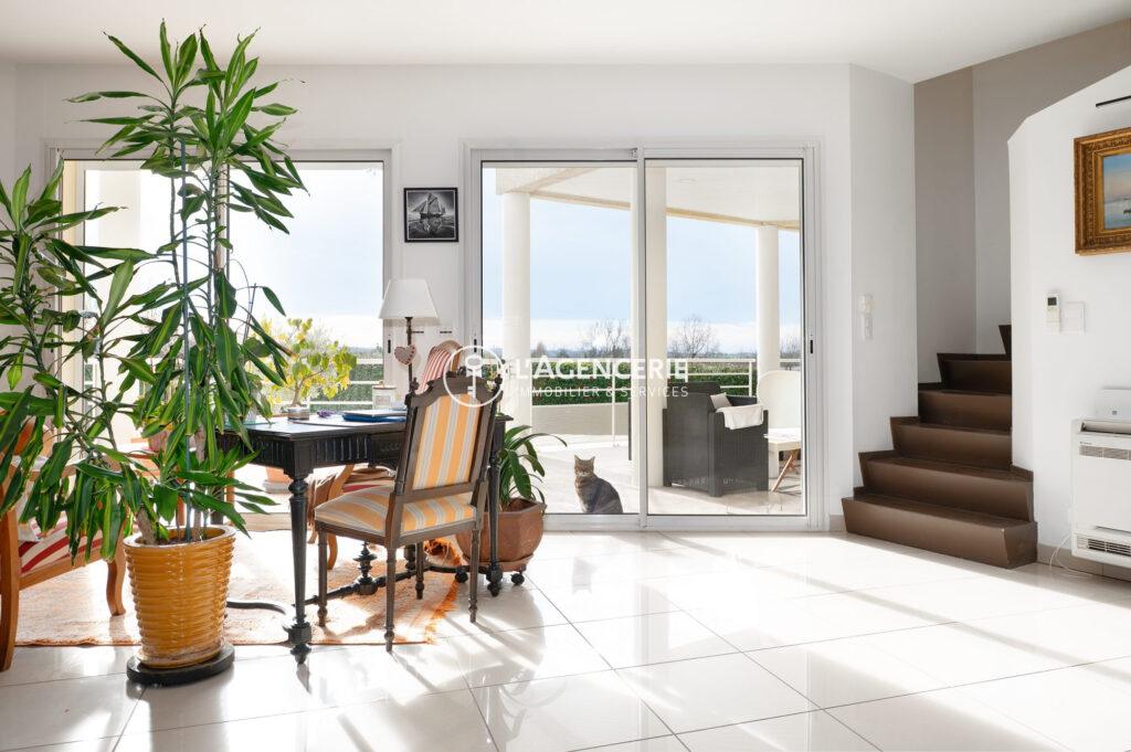 Villa contemporaine sur les hauteurs de PUYGOUZON