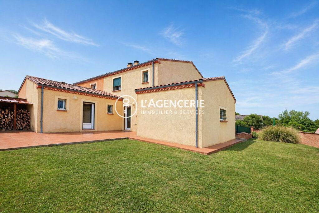 Charmante maison aux volumes généreux avec extérieur agréable