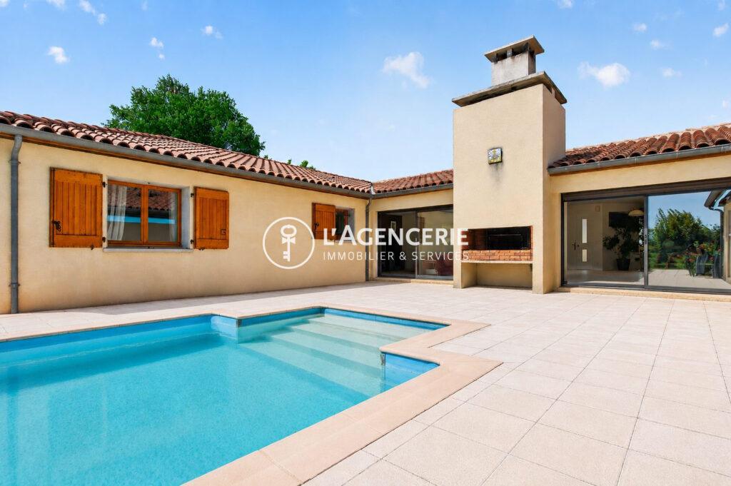 Élégante maison d’architecte avec piscine