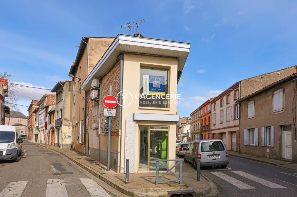 Local 57 m² sur 2 étages