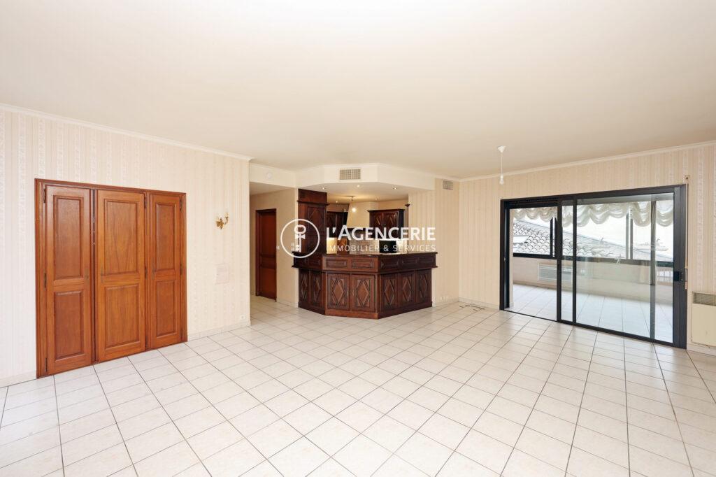 Appartement T4, place du vigan à ALBI avec garage