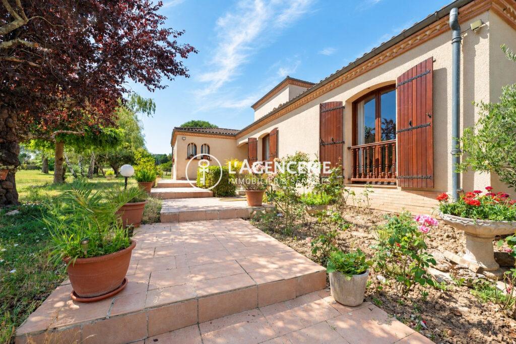 Maison familiale profitant d&rsquo;un beau terrain